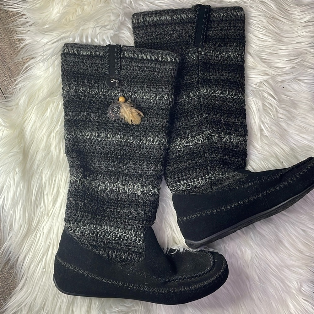 The Sak Moccasin boots